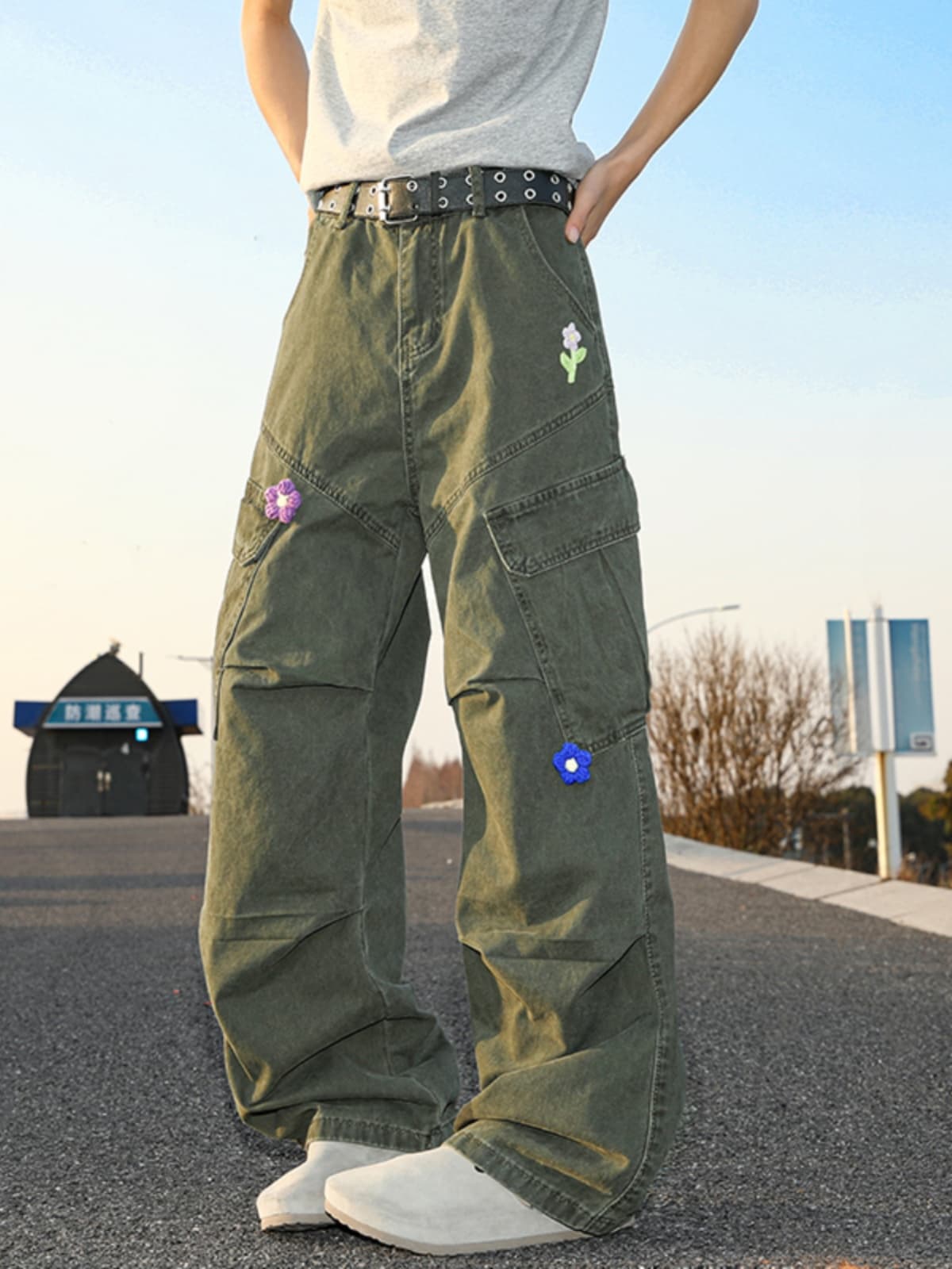 ワイドパンツ メンズ ワイドパンツ メンズ 花刺繍入りゆったりカーゴパンツ