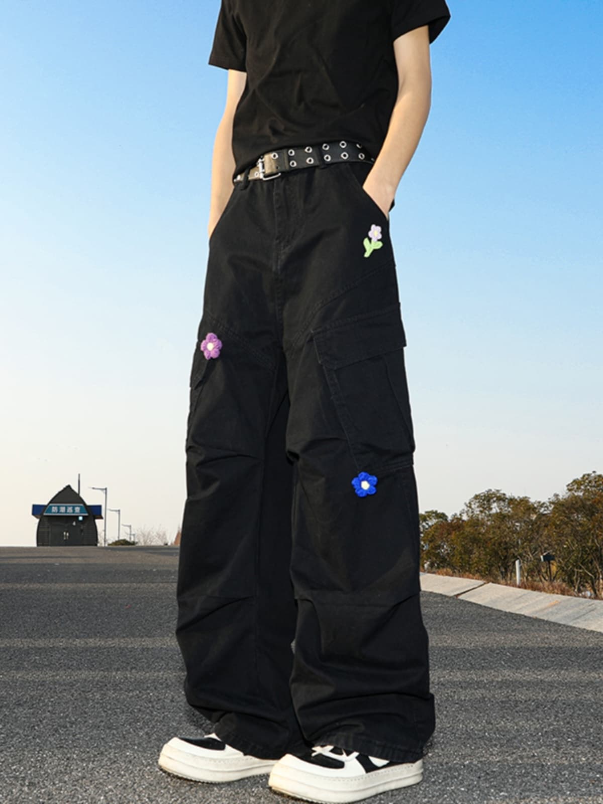 ワイドパンツ メンズ ワイドパンツ メンズ 花刺繍入りゆったりカーゴパンツ