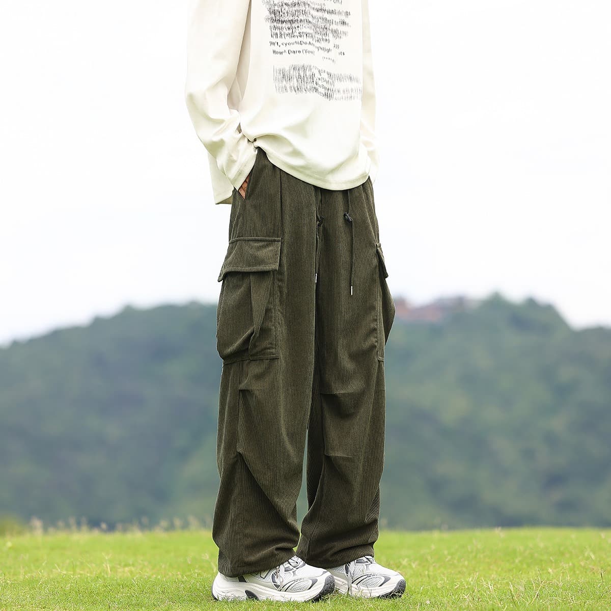ワイドパンツ メンズ 灯芯絨ワイドカーゴパンツ メンズ大口袋デザイン束脚